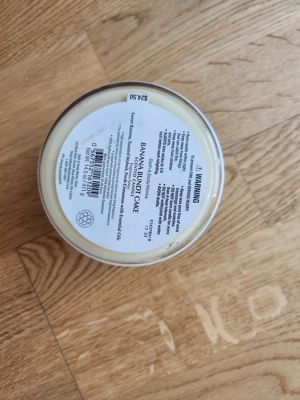 Bath & Body Works Banana Bundt Cake Candle - White & Yellow - Picture 2 of 2